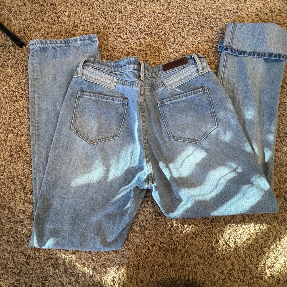 Classic Light Blue Women’s Jeans - Unbranded